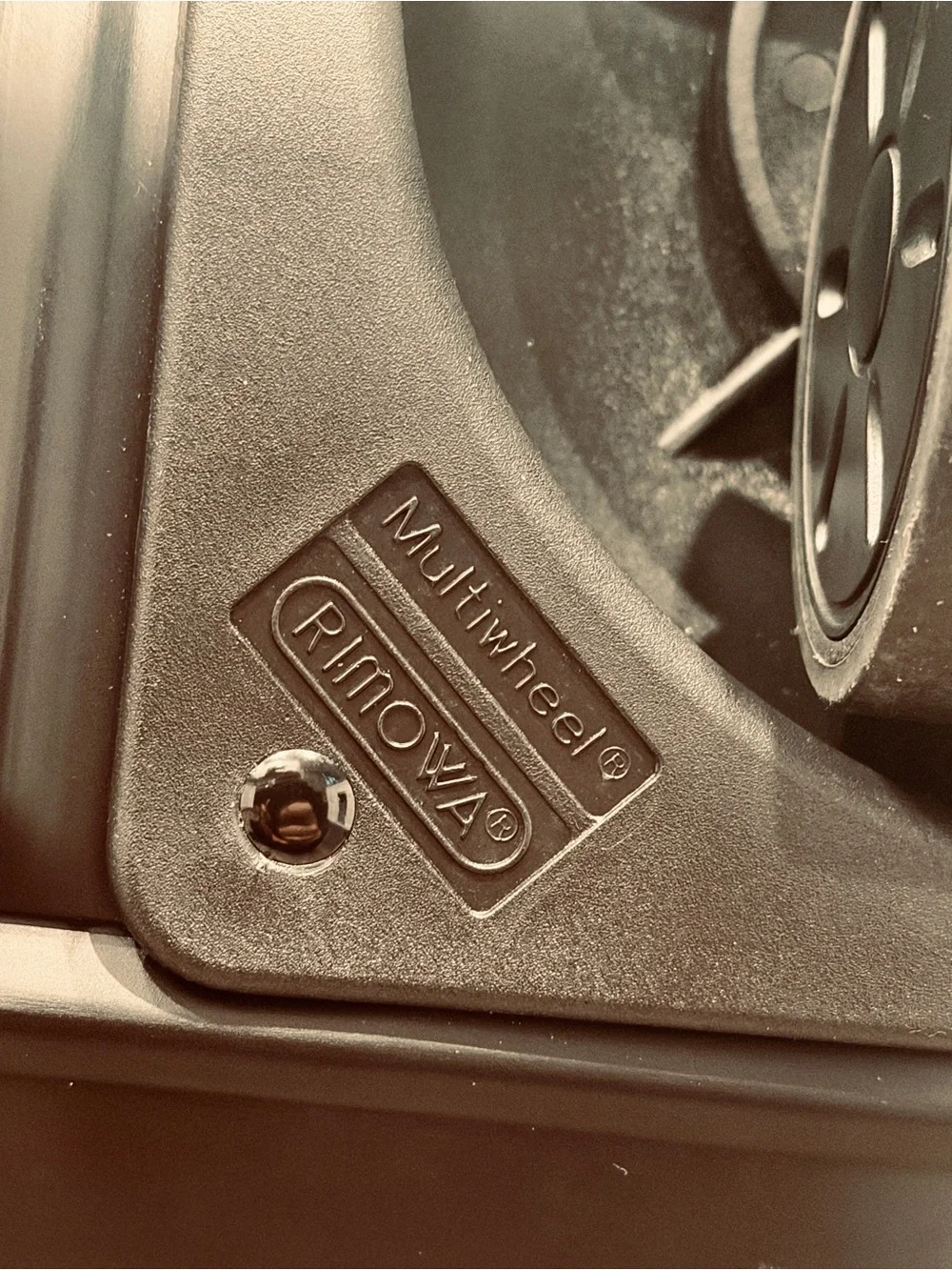 Supreme x RIMOWA Topas Multiwheel 82L - Mint!